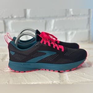 Brooks Revel 5 Running Shoes, Women’s size 8, black blue pink